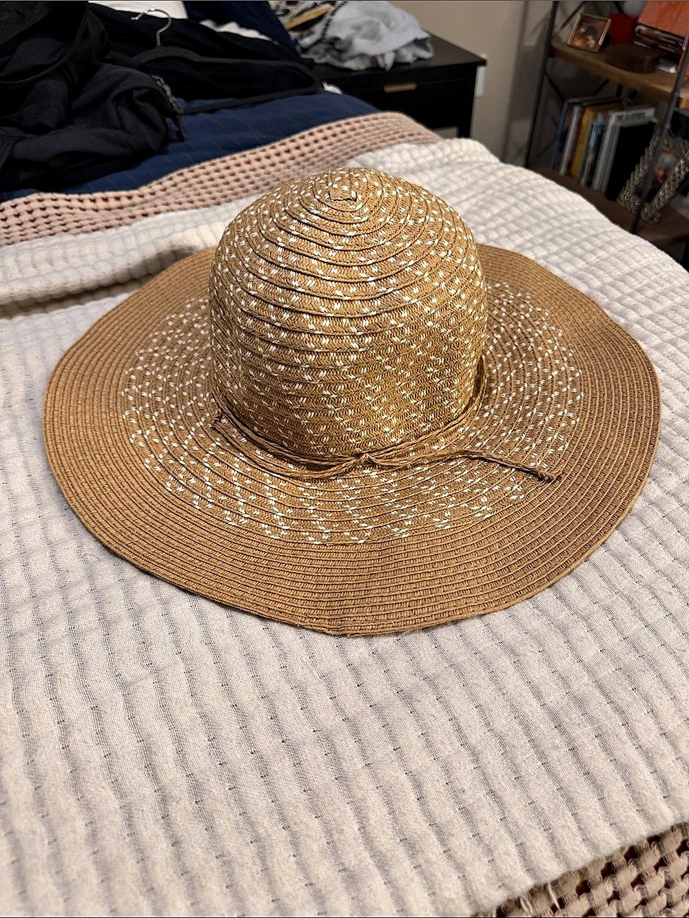 Wide Brim Straw-Style Hat in Brown Like New